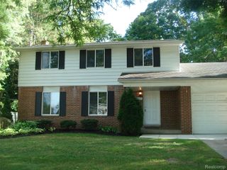 1724 HAMMAN, Troy, MI 48085
