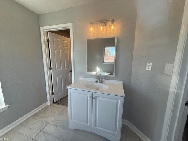 2711 Magnolia ST, Portsmouth, VA 23704