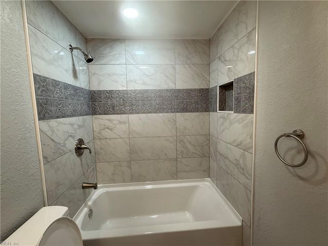 2711 Magnolia ST, Portsmouth, VA 23704