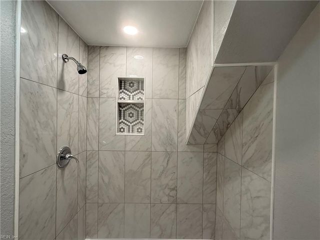 2711 Magnolia ST, Portsmouth, VA 23704