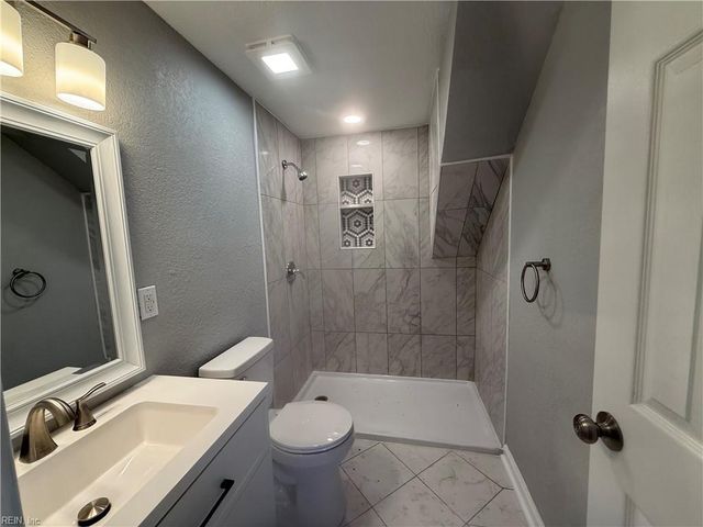 2711 Magnolia ST, Portsmouth, VA 23704