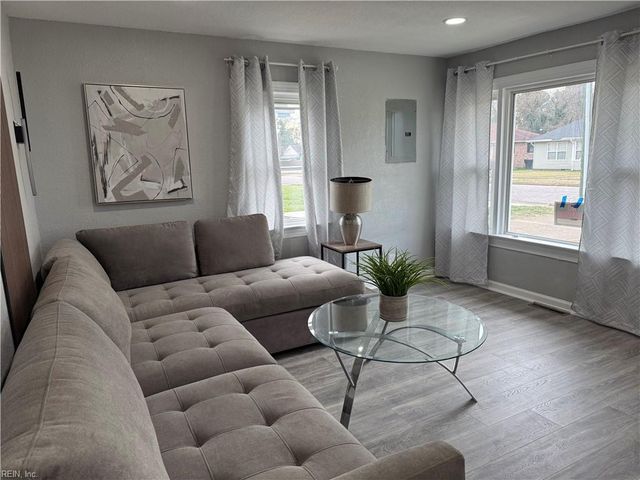 2711 Magnolia ST, Portsmouth, VA 23704