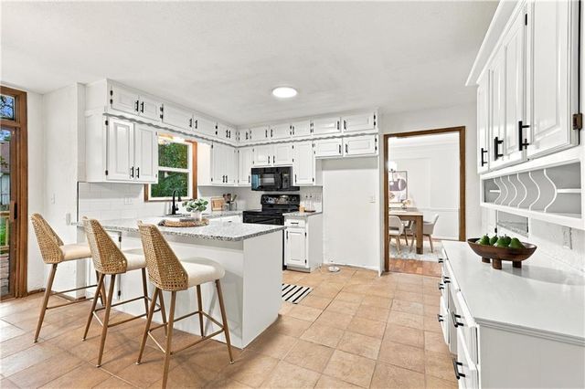 8408 Acuff Lane, Lenexa, KS 66086
