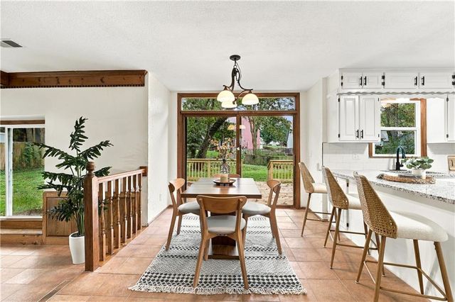 8408 Acuff Lane, Lenexa, KS 66086