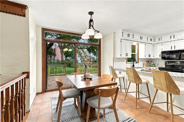 8408 Acuff Lane, Lenexa, KS 66086