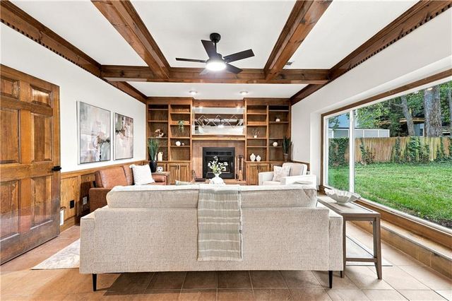 8408 Acuff Lane, Lenexa, KS 66086