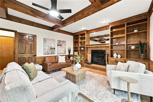 8408 Acuff Lane, Lenexa, KS 66086