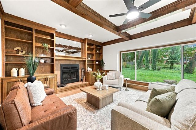 8408 Acuff Lane, Lenexa, KS 66086