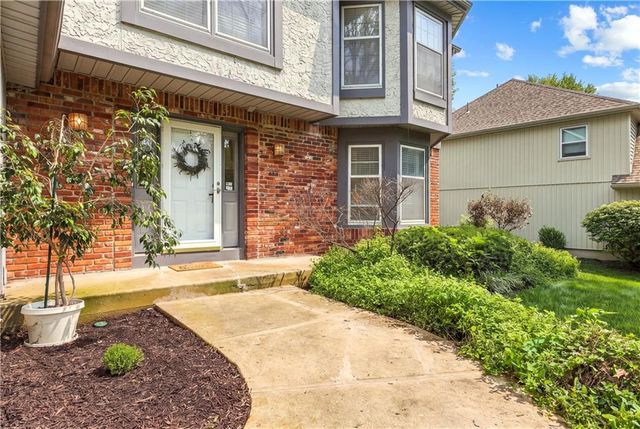 8408 Acuff Lane, Lenexa, KS 66086