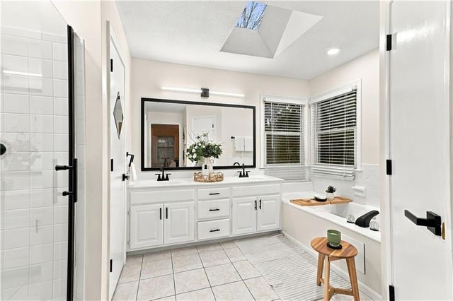 8408 Acuff Lane, Lenexa, KS 66086