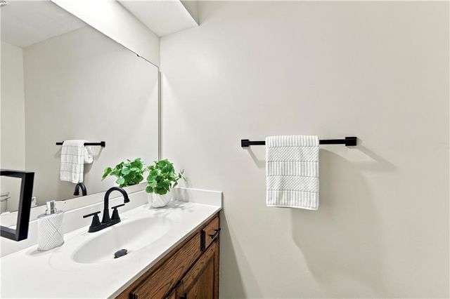 8408 Acuff Lane, Lenexa, KS 66086