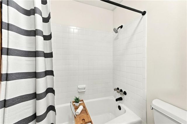 8408 Acuff Lane, Lenexa, KS 66086