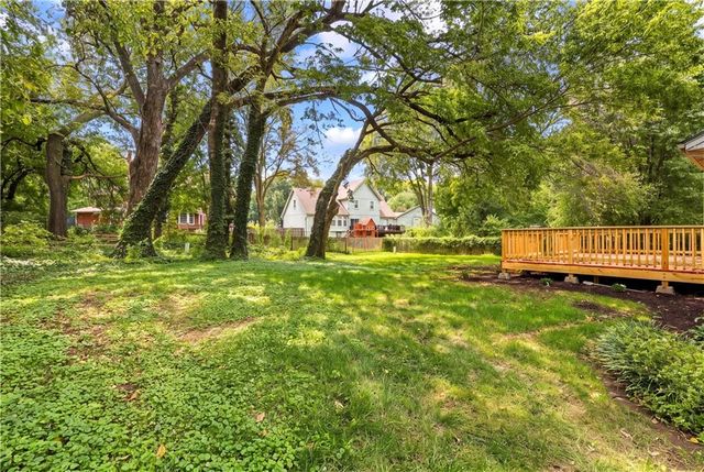 8408 Acuff Lane, Lenexa, KS 66086