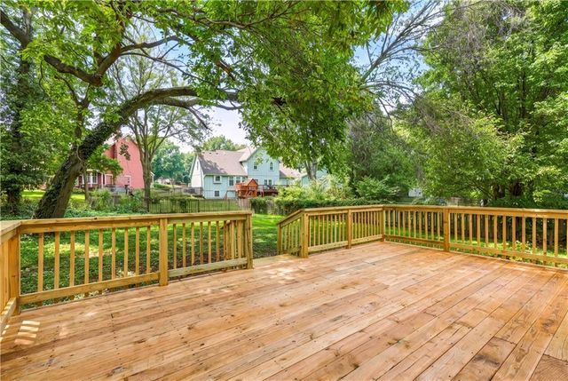 8408 Acuff Lane, Lenexa, KS 66086