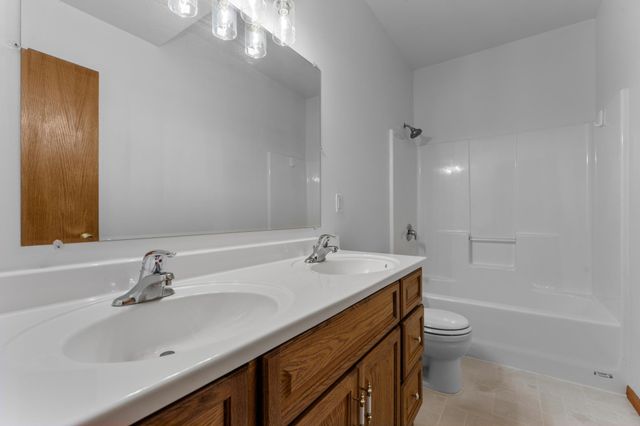 506 7th Avenue NE, Byron, MN 55920