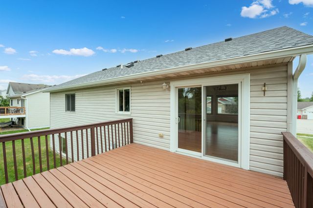 506 7th Avenue NE, Byron, MN 55920