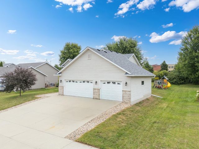 506 7th Avenue NE, Byron, MN 55920