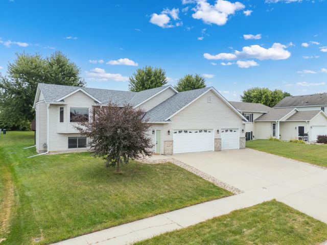506 7th Avenue NE, Byron, MN 55920