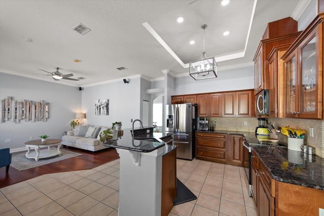 8169 WILD OAKS CIRCLE, Largo, FL 33773