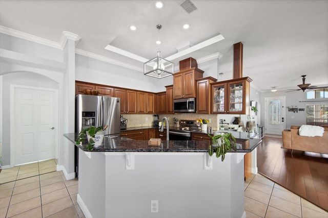 8169 WILD OAKS CIRCLE, Largo, FL 33773