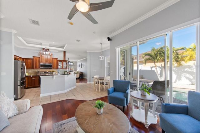 8169 WILD OAKS CIRCLE, Largo, FL 33773