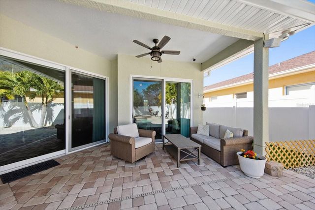 8169 WILD OAKS CIRCLE, Largo, FL 33773