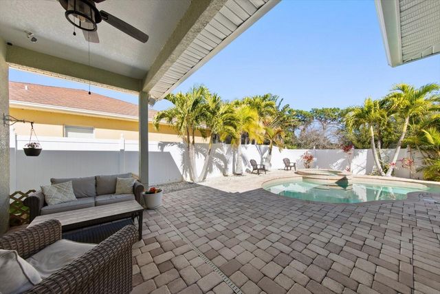 8169 WILD OAKS CIRCLE, Largo, FL 33773