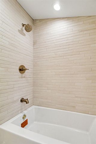 3966 Penberton Drive, Ann Arbor, MI 48105