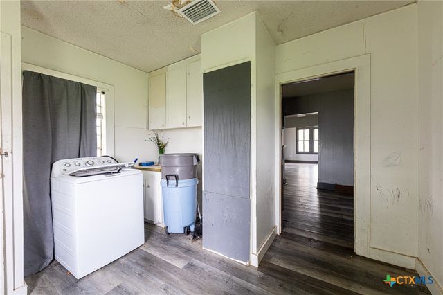 1515 Moulton Street, Shiner, TX 77984