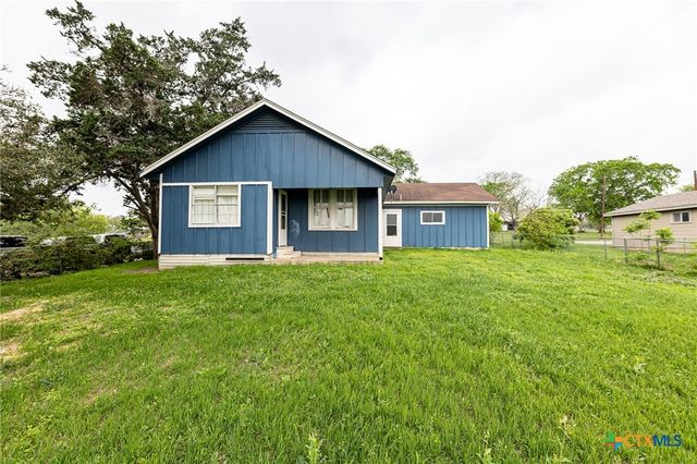 1515 Moulton Street, Shiner, TX 77984
