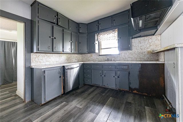 1515 Moulton Street, Shiner, TX 77984