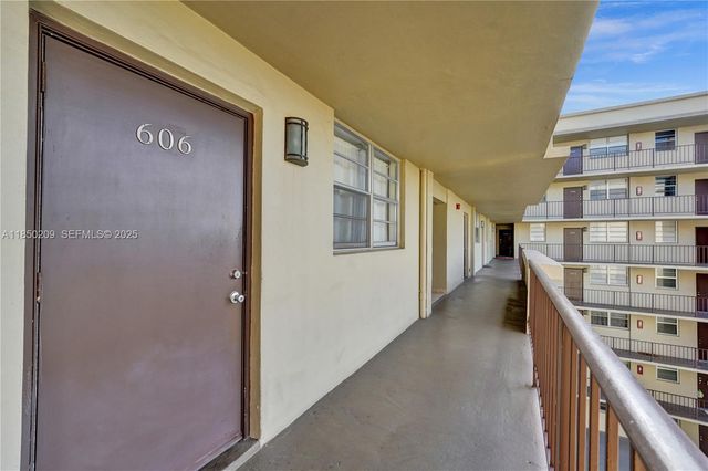 1811 Jefferson Street 606, Hollywood, FL 33020