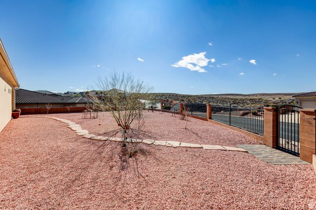 2030 N RESERVE PKWY, Washington, UT 84780