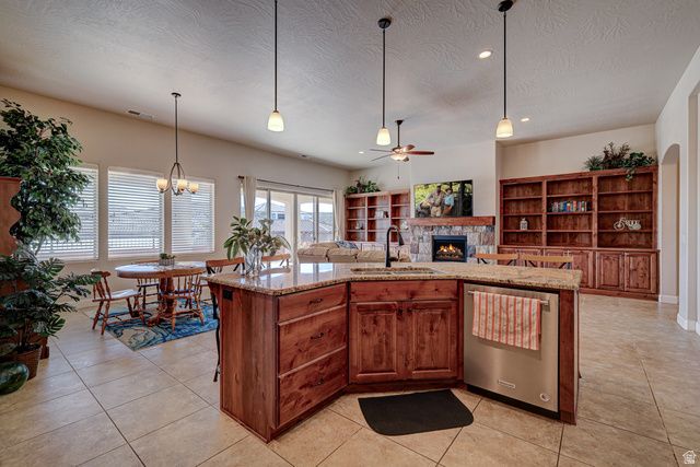 2030 N RESERVE PKWY, Washington, UT 84780