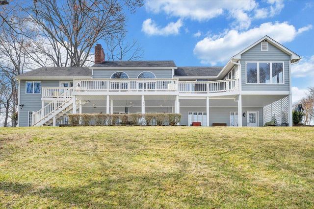 110 Windward DR, Moneta, VA 24121