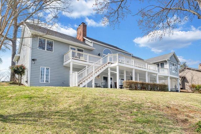 110 Windward DR, Moneta, VA 24121