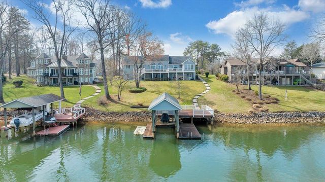 110 Windward DR, Moneta, VA 24121