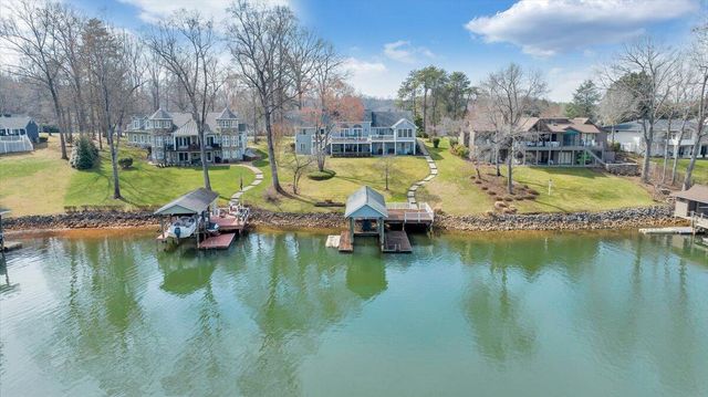 110 Windward DR, Moneta, VA 24121