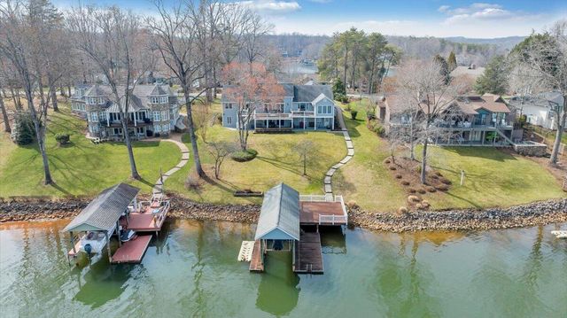 110 Windward DR, Moneta, VA 24121