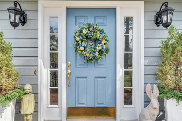 110 Windward DR, Moneta, VA 24121