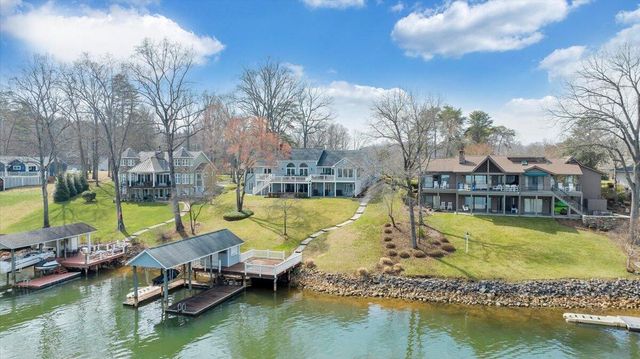 110 Windward DR, Moneta, VA 24121