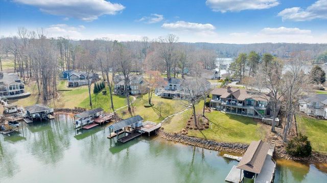 110 Windward DR, Moneta, VA 24121