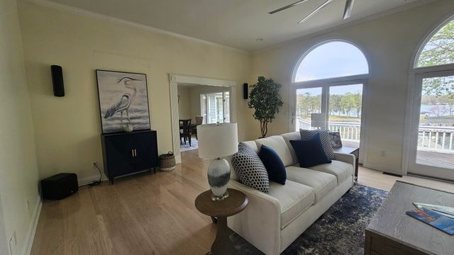 110 Windward DR, Moneta, VA 24121