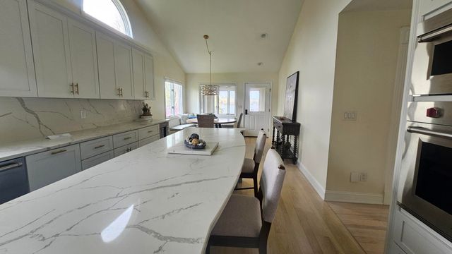 110 Windward DR, Moneta, VA 24121