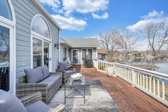 110 Windward DR, Moneta, VA 24121