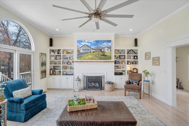 110 Windward DR, Moneta, VA 24121