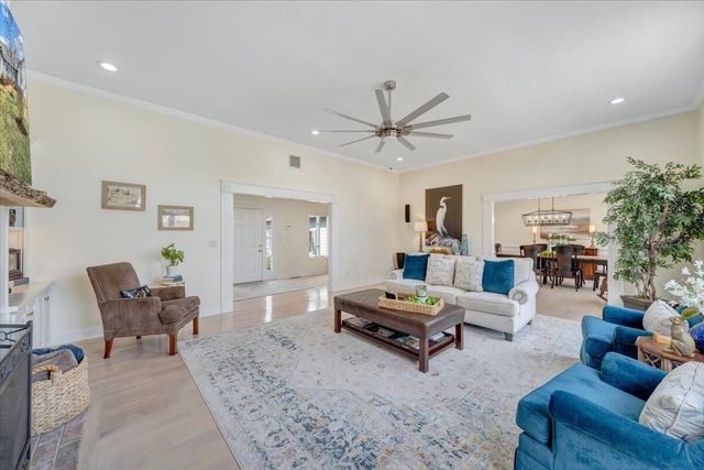 110 Windward DR, Moneta, VA 24121