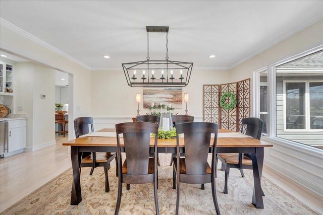 110 Windward DR, Moneta, VA 24121