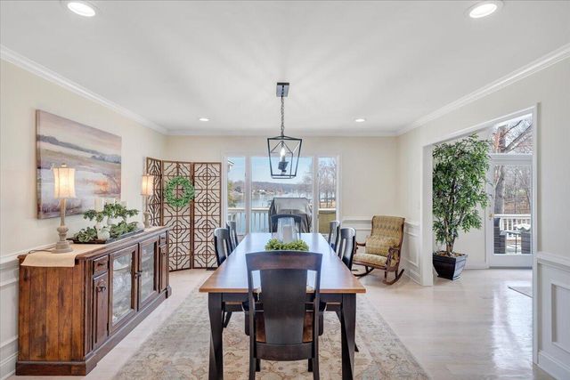 110 Windward DR, Moneta, VA 24121