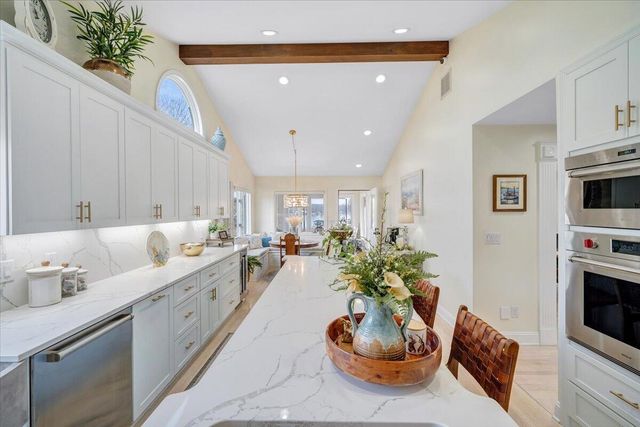 110 Windward DR, Moneta, VA 24121